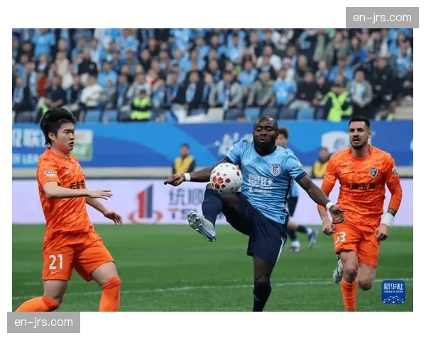 阿奇姆彭3球延续老将状态 大连英博进攻端经验丰富